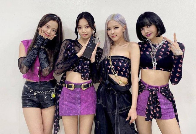 Ngoài BLACKPINK, nhiều idol cũng mê mẩn trang phục trăng lưỡi liềm dù rất khó mặc đẹp - 1