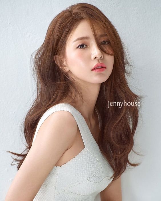 11 bí quyết tăng độ bồng cho mái tóc xẹp thiếu sức sống - 2