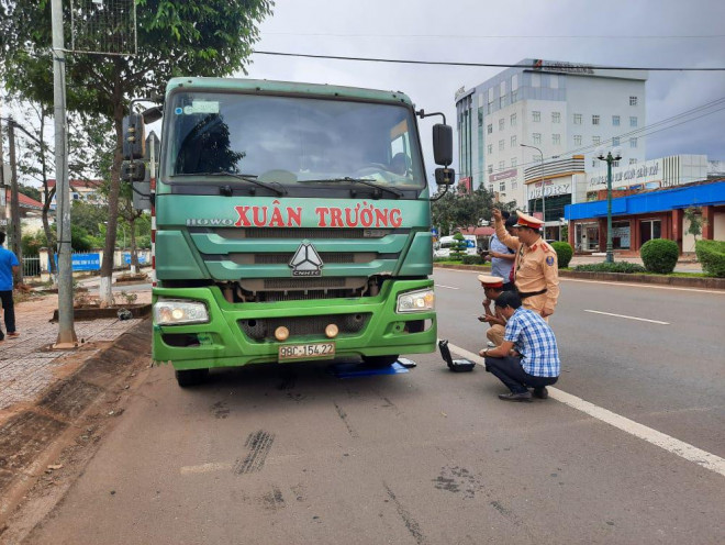 Chiếc xe tải mang BKS: 98C-154.22 chở quá tải hơn 37%