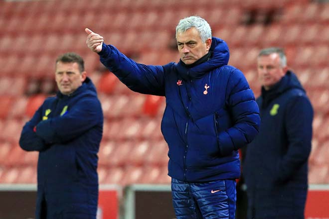 Mourinho và các học trò sẽ chỉ phải gặp Brentford ở bán kết League Cup