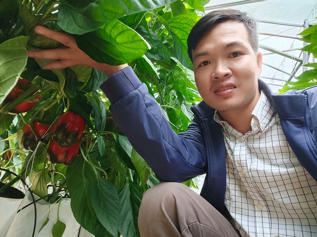 Anh Lê Văn Trung đã quyết định nghỉ công việc ổn định để về làm nông nghiệp công nghệ cao
