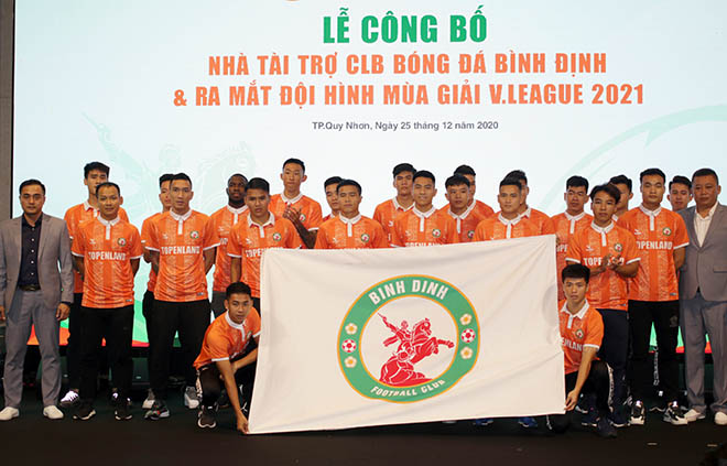 CLB Bình Định sẽ tham dự mùa giải 2021 với tên Topenland Bình Định.