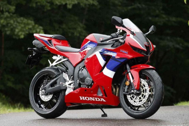 2021 Honda CBR600RR phô diễn vẻ đẹp, Kawasaki Ninja ZX-6R ghen tị - 14