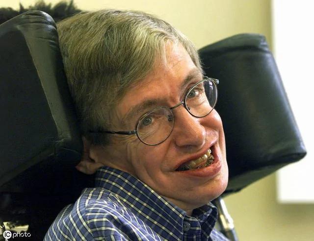 4 bài học của thiên tài Stephen Hawking đáng để các bậc cha mẹ suy ngẫm - 1