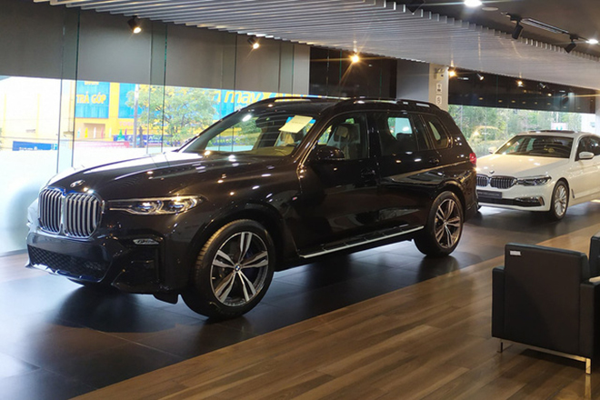 Tên gọi đầy đủ của bản M Sport là BMW X7 xDrive40i M Sport, xe đã có mặt tại các đại lý chính hãng trên toàn quốc.