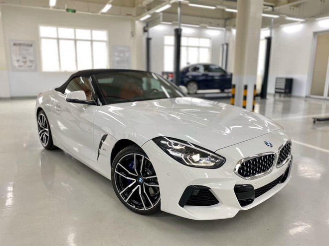 Bạn trai Hoa hậu Hương Giang tậu BMW Z4 2020 giá gần 3 tỷ đồng - 3