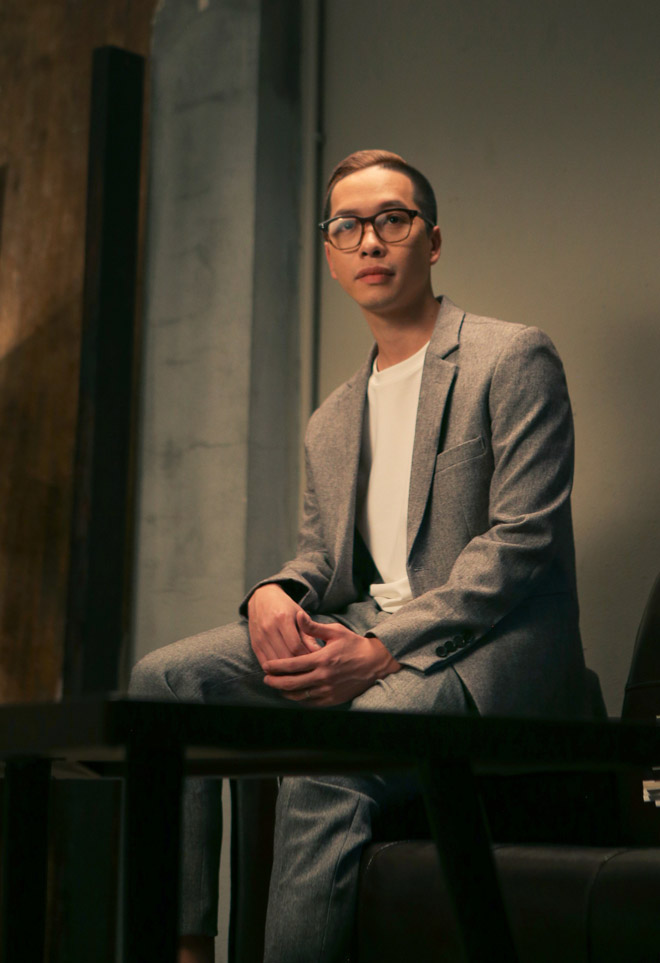 Emcee L cho biết, anh không trực tiếp đóng vai chính trong MV vì vợ không cho phép diễn tình tứ với bạn diễn nữ