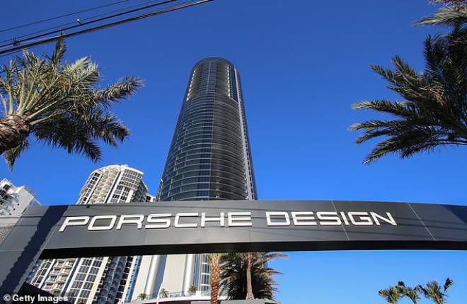 Tòa tháp Porsche Design Tower nơi Messi được cho đã mua nhà