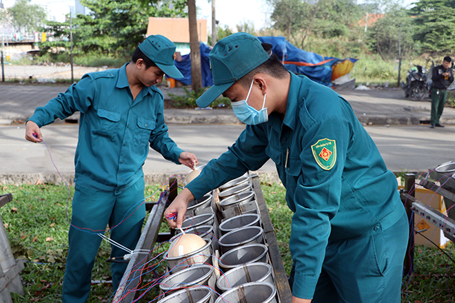 Ngắm “trận địa” pháo hoa chào đón năm mới ở TP.HCM trước giờ G - 7