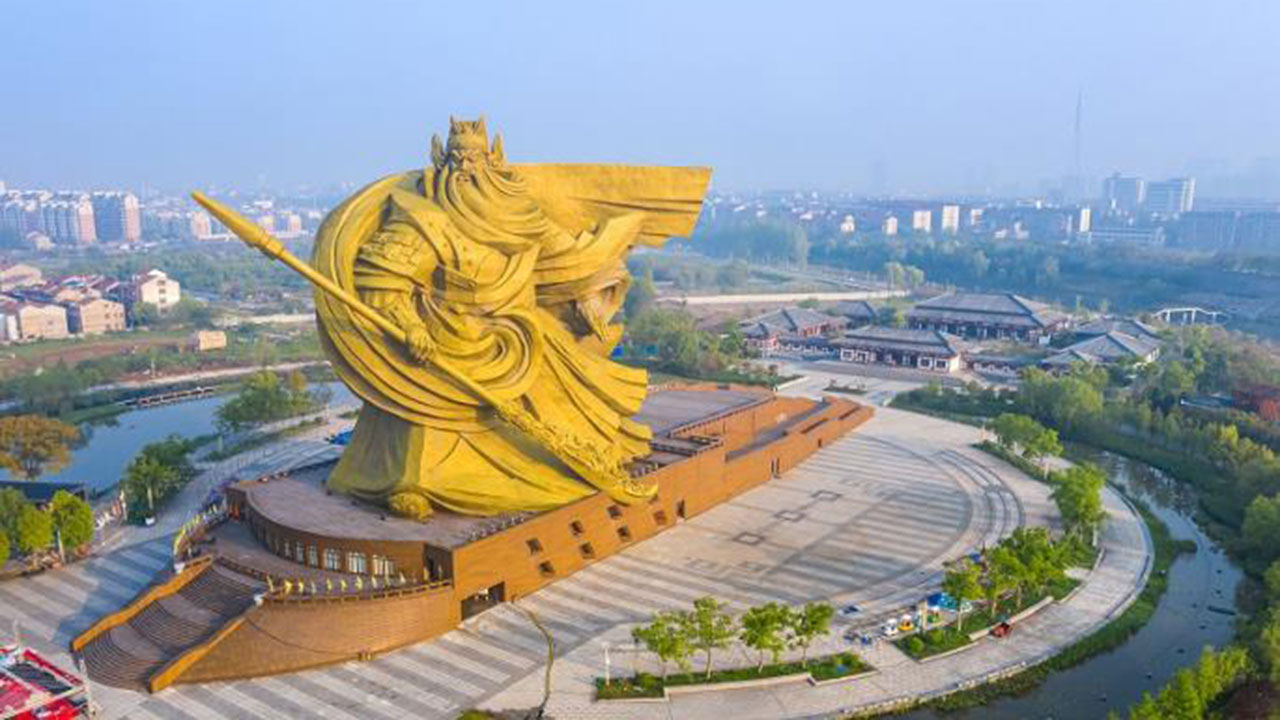Tượng Quan Công khổng lồ ở Kinh Châu sẽ được di dời vào tháng 1 năm sau, chi phí tốn hơn 20 triệu USD (ảnh: Hoàn cầu)