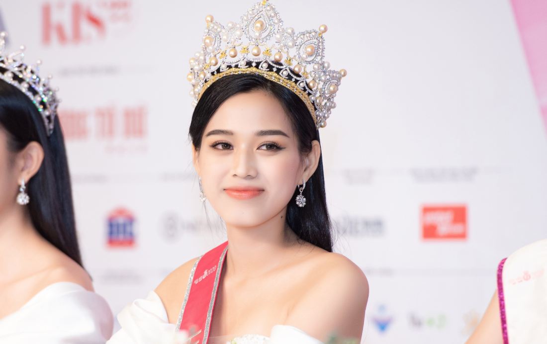 Cô giáo Lê Âu Ngân Anh: &#34;2021 trở lại showbiz chấm thi sắc đẹp, đi diễn thời trang&#34; - 12