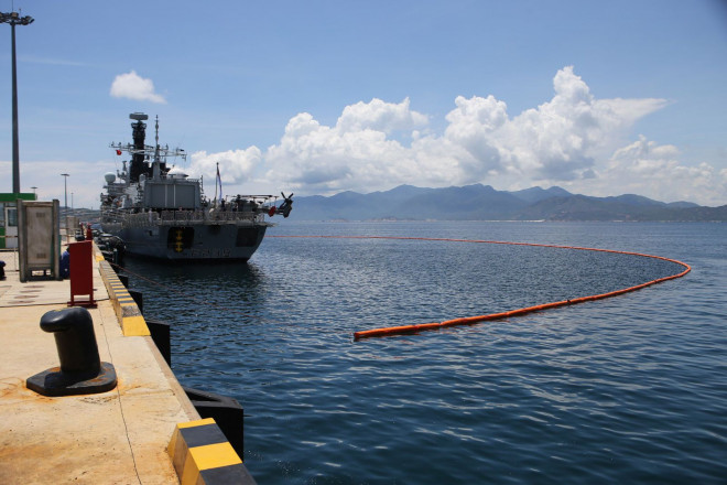 Tàu Hải quân Hoàng gia Anh HMS Richmond thăm Việt Nam - 3