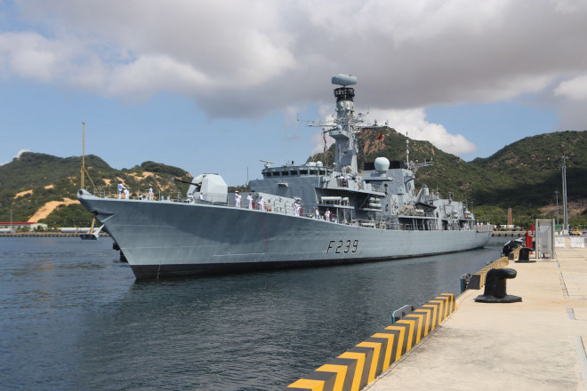 Tàu Hải quân Hoàng gia Anh HMS Richmond thăm Việt Nam - 4