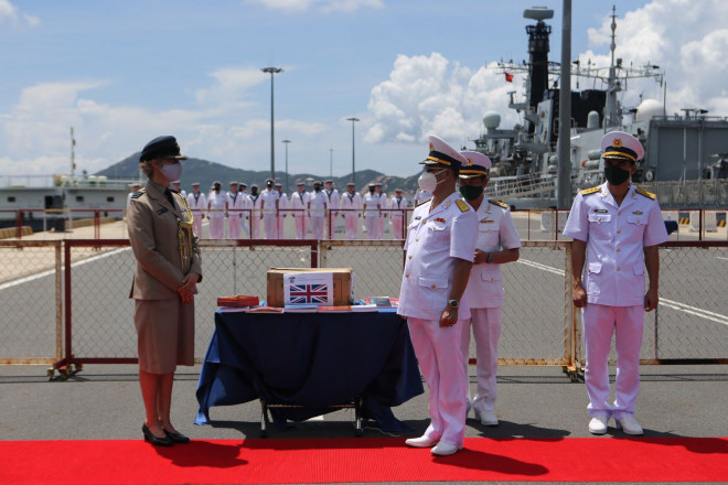 Tàu Hải quân Hoàng gia Anh HMS Richmond thăm Việt Nam - 13