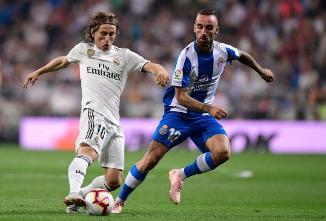 Real Madrid (áo trắng) cần phải quên đi nỗi thất vọng mang tên Champions League