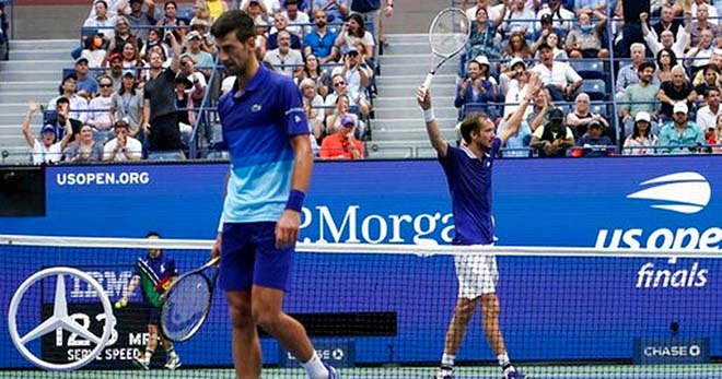 "Nole" hứa hẹn trở lại mạnh mẽ hơn sau thất bại ở US Open 2021