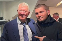 “Đại bàng” Khabib từ chối rượu của Sir Alex, võ sỹ gốc Việt đá xoay đẹp mắt