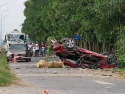 Tin tức trong ngày - Ô tô con nát bét sau va chạm với xe tải, 6 nam nữ thanh niên thương vong