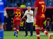 Bóng đá - Mourinho giúp AS Roma thăng hoa, mặt cau có đón kỷ lục &quot;vô tiền khoáng hậu&quot;