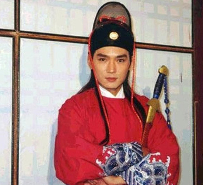 Tiêu Ân Tuấn được đánh giá là "Triển Chiêu đẹp trai nhất màn ảnh".