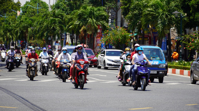 Đường phố tại Bà Rịa - Vũng Tàu đã đông trở lại sau khi tỉnh chuyển giãn cách xã hội theo Chỉ thị 15