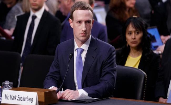 Theo Fobes, Mark Zuckerberg đang sở hữu 116,8 tỷ USD, xếp vị trí thứ 6 trên bảng xếp hạng tỷ phú. 
