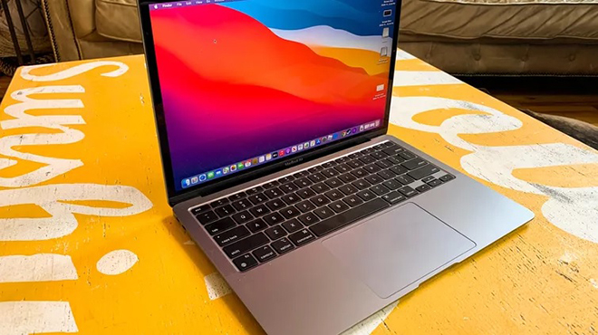 MacBook Air M1 2020.