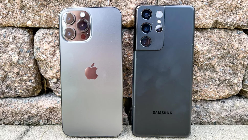 iPhone 13 Pro Max vs Samsung Galaxy S21 Ultra: Tìm &#34;ngôi vương&#34; cho smartphone - 1
