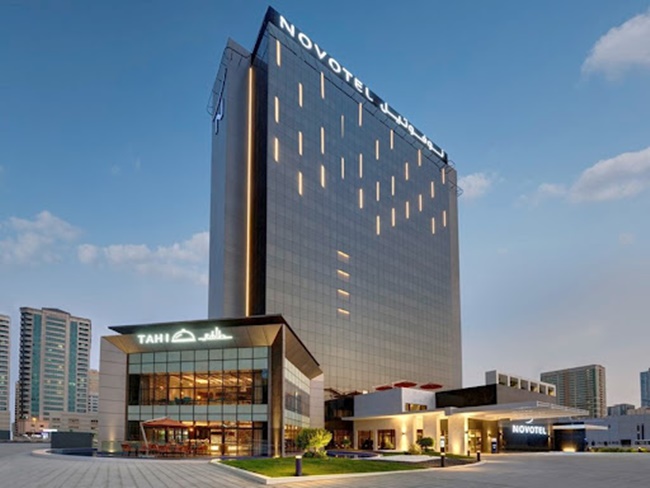 Tuyển Trung Quốc bao trọn tầng 3 khách sạn ở Doha, còn khi sang UAE thì bao trọn khách sạn.