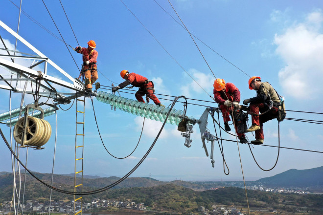 Vấn đề nói trên rõ ràng cũng gây ảnh hưởng đến Trung Quốc ở một mức độ nào đó, đặc biệt khi đây là quốc gia vẫn sản xuất điện bằng cách đốt một lượng than đá khổng lồ.