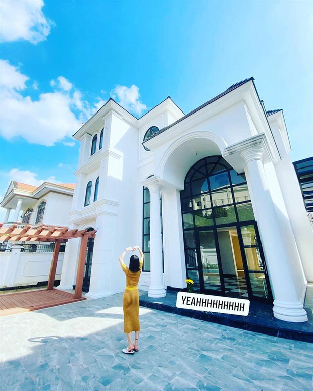 "Bạch dinh" của Lệ Quyên&nbsp;