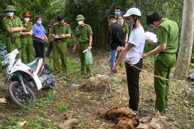 Công an tỉnh Thái Nguyên tiến hành thực nghiệm hiện trường vụ án giết người cướp tài sản (Ảnh: Dũng Minh).