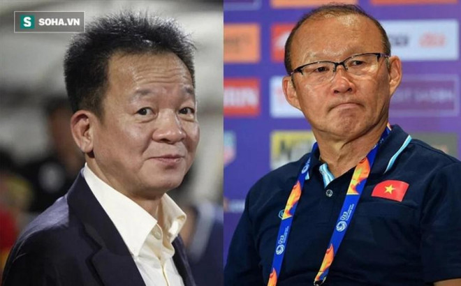 Ông bầu Đỗ Quang Hiển (trái) chỉ trích HLV Park Hang-seo lười làm mới ĐT Việt Nam