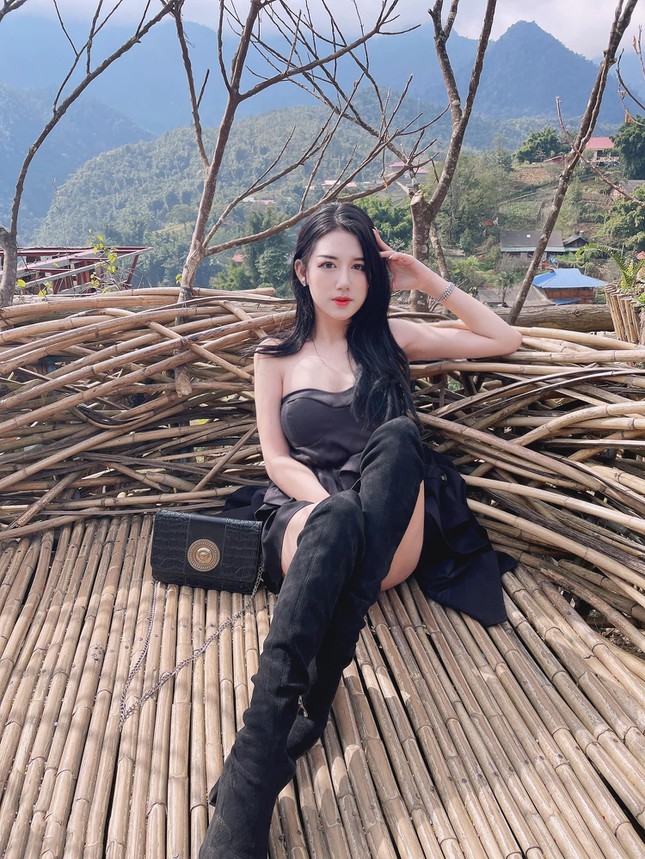Hot girl Đại học Thương Mại gây chú ý bởi nhan sắc nóng bỏng - 7