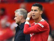 Bóng đá - HLV Solskjaer “lộ mặt thật” từ khi có Ronaldo, SAO MU bị chê &quot;mạnh ai nấy đá&quot;