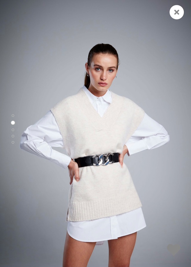 Đừng ngần ngại biến tấu trang phục với áo sơ mi basic