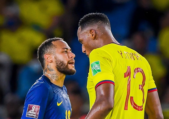 Neymar có lời qua tiếng lại&nbsp;với Mina