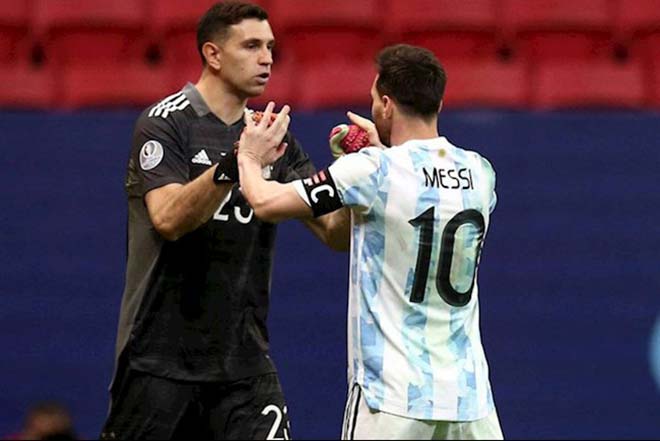 Emiliano Martinez &amp; Lionel Messi