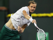 Thể thao - Video tennis Medvedev - Krajinovic: &quot;Mưa&quot; break set 2, phục thù thành công (Vòng 3 Indian Wells)