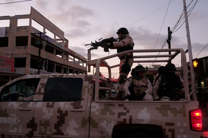 Cảnh sát tuần tra trên đường phố Tijuana – “điểm nóng” về bạo lực và tội phạm ở Mexico (ảnh: Daily Star)