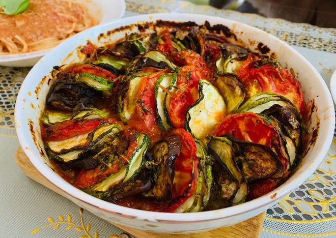 Ratatouille: Từ món ăn "ôi thiu" trở thành niềm tự hào của ẩm thực Pháp - 3