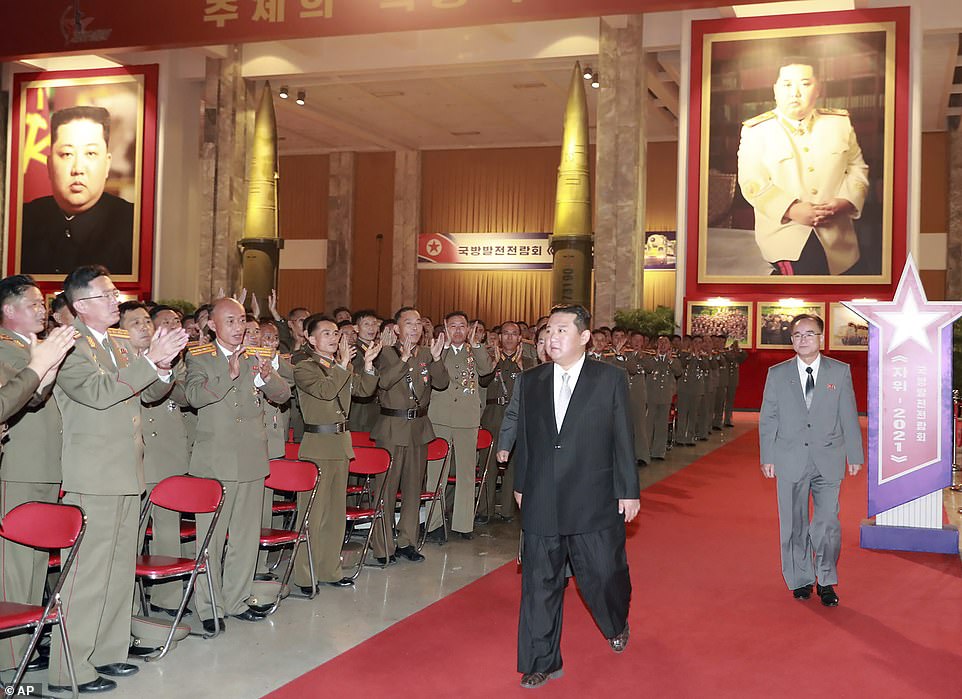 Hình ảnh mới nhất của nhà lãnh đạo Triều Tiên Kim Jong Un.