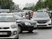 Tin tức trong ngày - Hà Nội: Taxi, xe công nghệ &quot;đói khách&quot; ngày đầu tái khởi động