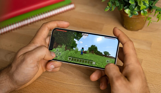 iPhone 13 Mini chơi game không "đã".