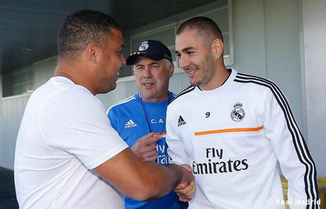 Ronaldo "béo" cho rằng đàn em Benzema là người xứng đáng nhất đoạt "Quả bóng Vàng" năm nay