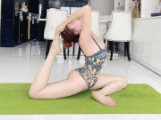 Thời trang - Hoa hậu Phan Thị Mơ chuộng mặc đồ bơi tập yoga