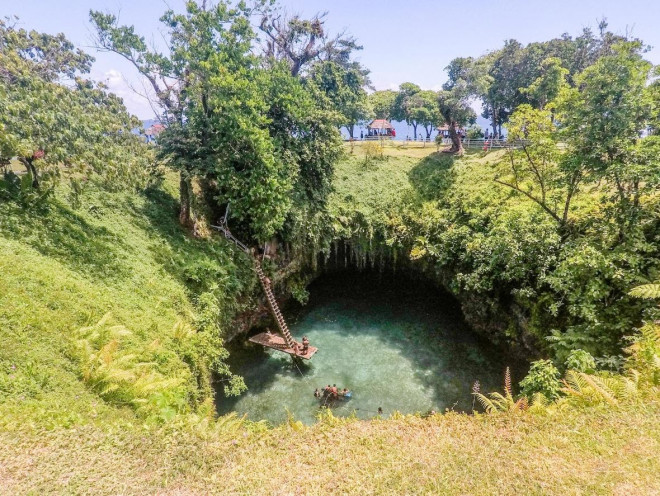 Rãnh đại dương sâu tới 30m mang tên To Sua ở Lotofaga.