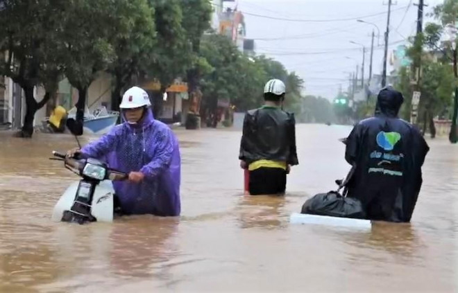 Có nơi, nước đã ngập sâu hơn nửa mét