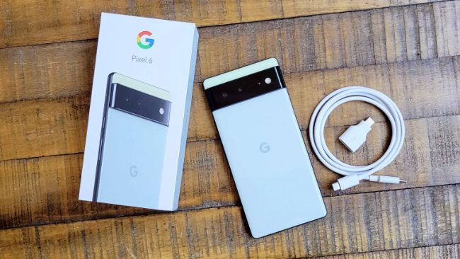 Trong khi giá bán khởi điểm của Pixel 6 Pro là 899 USD (20,5 triệu đồng), trong khi đối với Pixel 6 từ 599 USD (13,66 triệu đồng).&nbsp;Người dùng có thể đặt hàng trước các thiết bị này ngay bây giờ từ Google Store, và chúng sẽ được giao hàng vào ngày 28/10.
