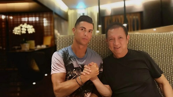 Ronaldo và tỷ phú người Singapore